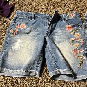 they are light blue and they have pink flowes